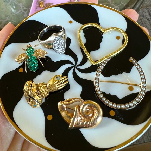 Brent Neale unsigned floating 18k heart is the only remaining piece - Picture 3 of 3